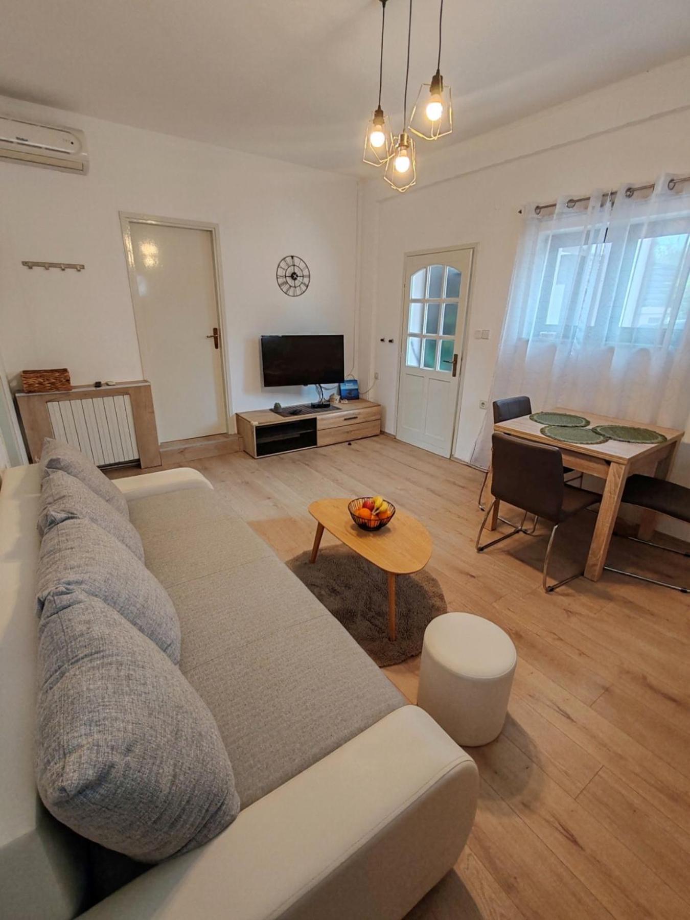 Apartment Lana Medulin